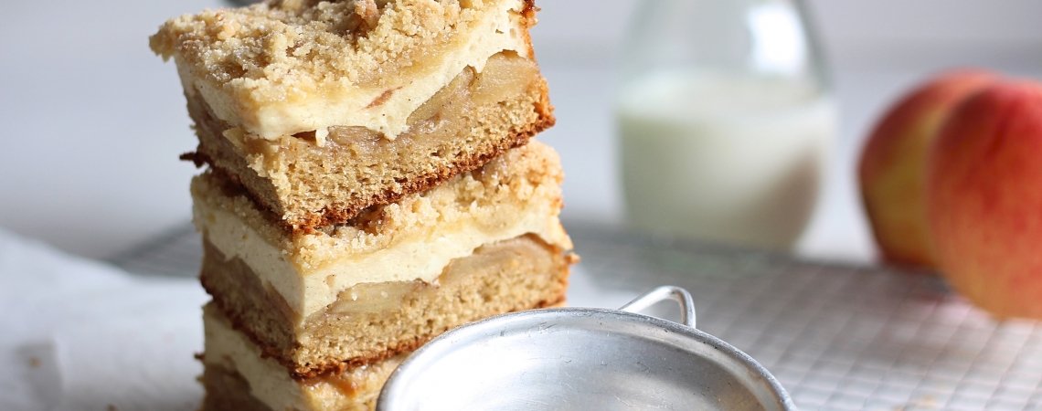 Bratapfel-Germcheesecake mit Knusperstreuseln