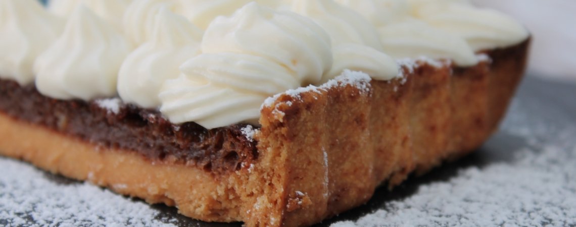 Tarte au Caramel mit Zitronen-Topfen-Topping