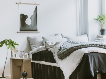 Kostenloses Pappbett von ROOM IN A BOX
